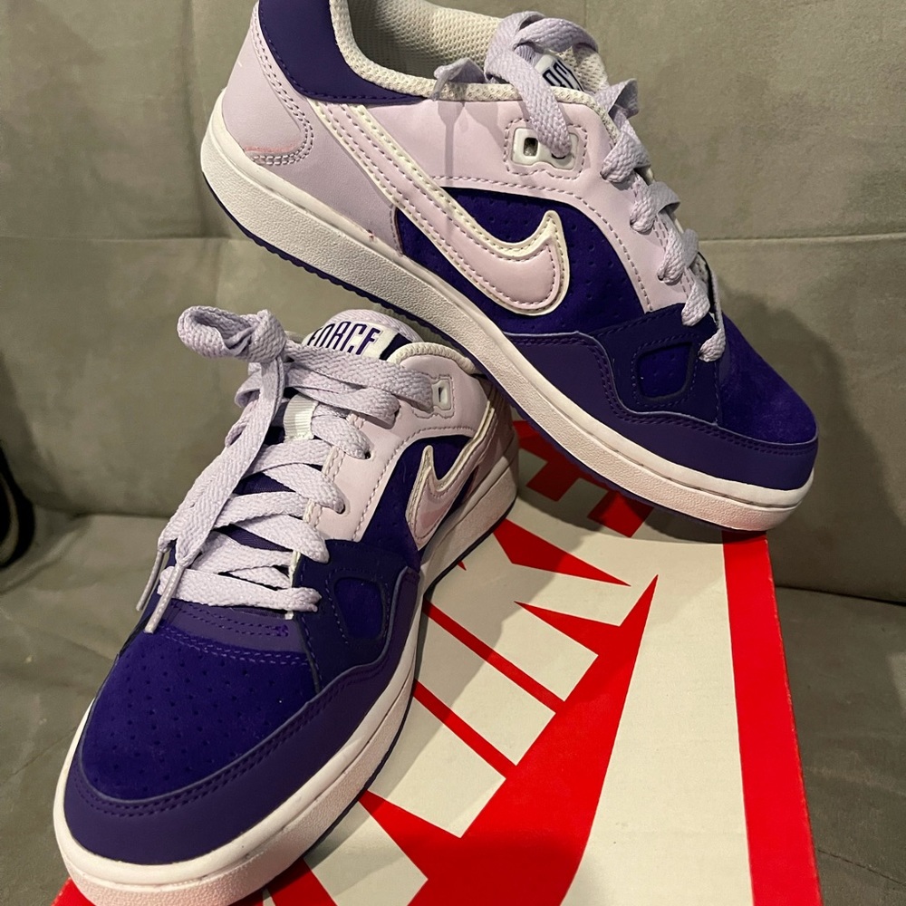 New women Nike shoe